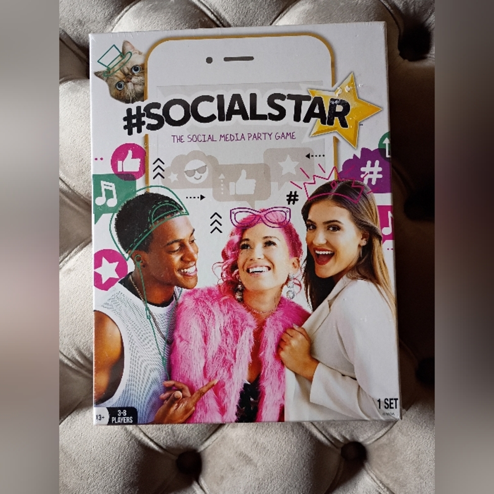 #Socialstar, The Social Media Party Board Game, Ages  13+, NIB